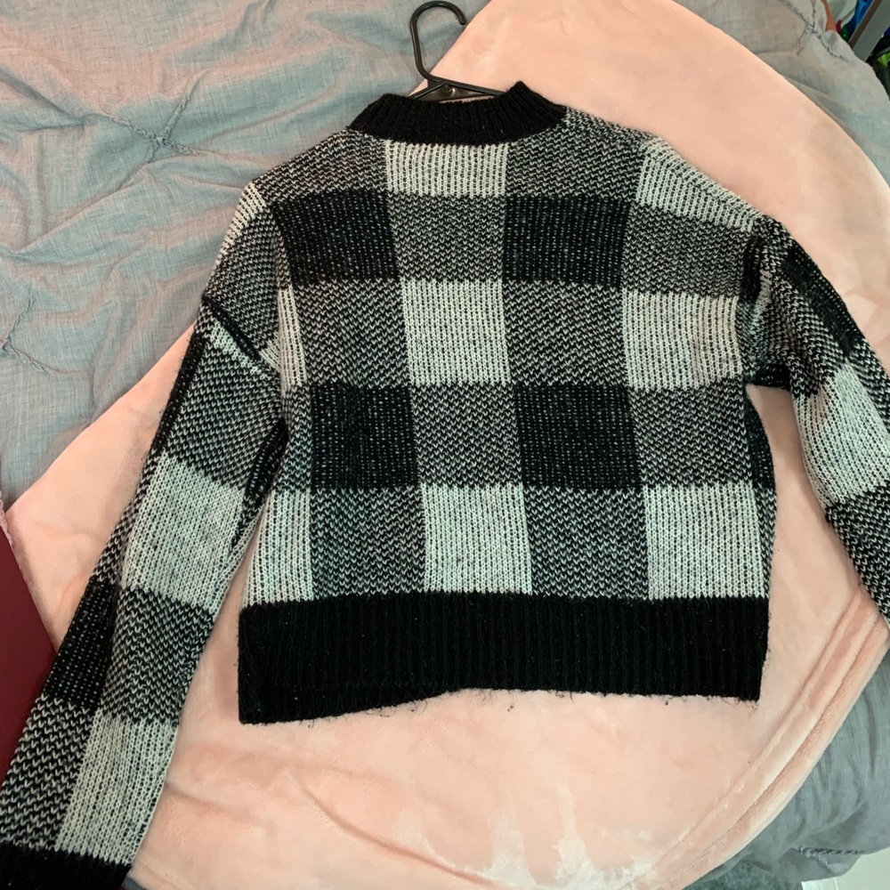 Plaid knitted sweater
